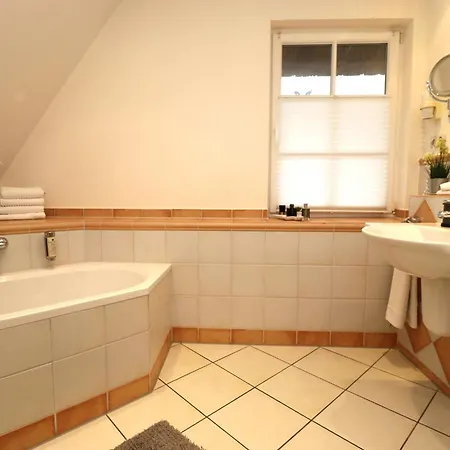 Ferienhaeuser Kuestenwaldvilla * Dierhagen