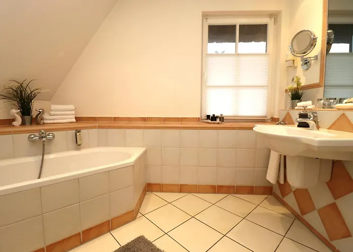 Ferienhaeuser Kuestenwaldvilla * ديارهاجين