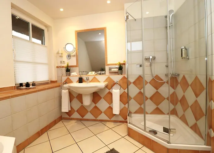 Ferienhaeuser Kuestenwaldvilla بيت للعطل ديارهاجين