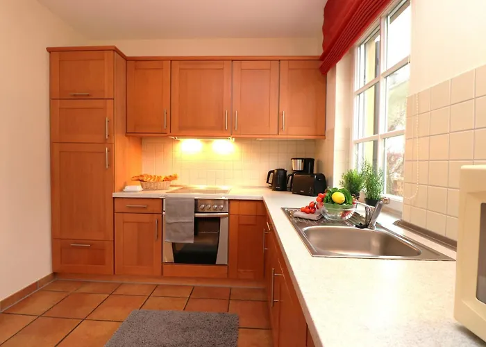 Ferienhaeuser Kuestenwaldvilla بيت للعطل ديارهاجين