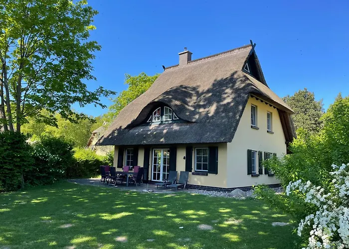 Ferienhaeuser Kuestenwaldvilla ديارهاجين